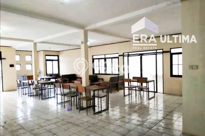 Ruko untuk Disewa di Pusat Bandung Luas Bangunan 350m2 Ruko untuk Disewa di Pusat Bandung Luas Bangunan 350m2