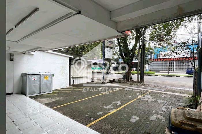 Ruko Disewa di Bandung dengan LB 200m2 Area Komersial Ramai Ruko Disewa di Bandung dengan LB 200m2 Area Komersial Ramai