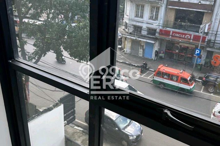 Ruko Disewa di Bandung dengan LB 150m2 Area Komersial Ramai Ruko Disewa di Bandung dengan LB 150m2 Area Komersial Ramai