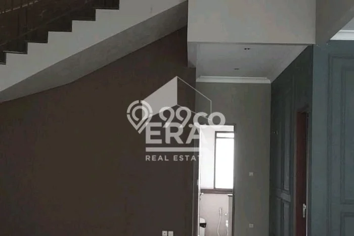 Lokasi strategis! Rumah siap huni disewakan di Batununggal LB 300m2 Lokasi strategis! Rumah siap huni disewakan di Batununggal LB 300m2