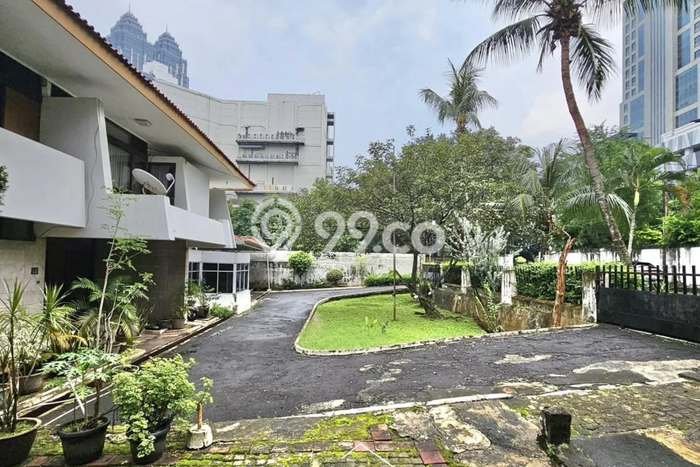 Tanah Dijual Lokasi Strategis di Jakarta Selatan dengan Luas 1715m2 Tanah Dijual Lokasi Strategis di Jakarta Selatan dengan Luas 1715m2