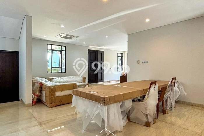 Rumah Elit Modern Tanpa Renovasi di Tanjung Barat Jakarta Selatan Rumah Elit Modern Tanpa Renovasi di Tanjung Barat Jakarta Selatan