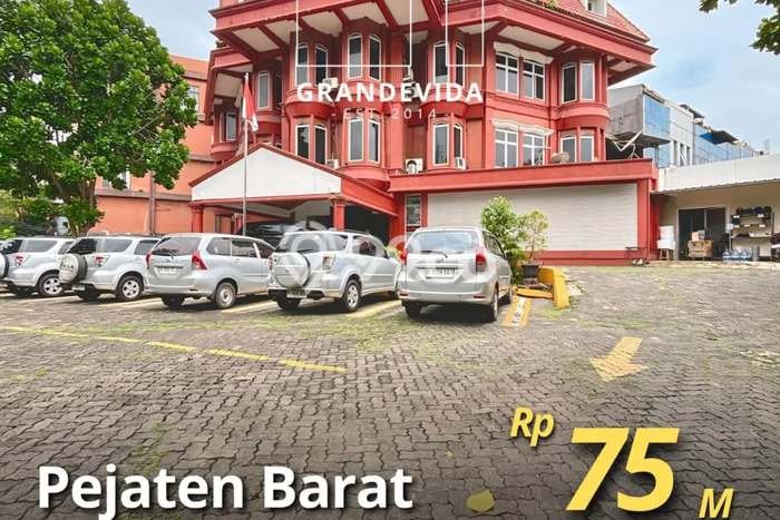 Kantor Dijual di Jakarta Selatan LT 1815m2 & LB 1640m2 Lokasi Terbaik! Kantor Dijual di Jakarta Selatan LT 1815m2 & LB 1640m2 Lokasi Terbaik!