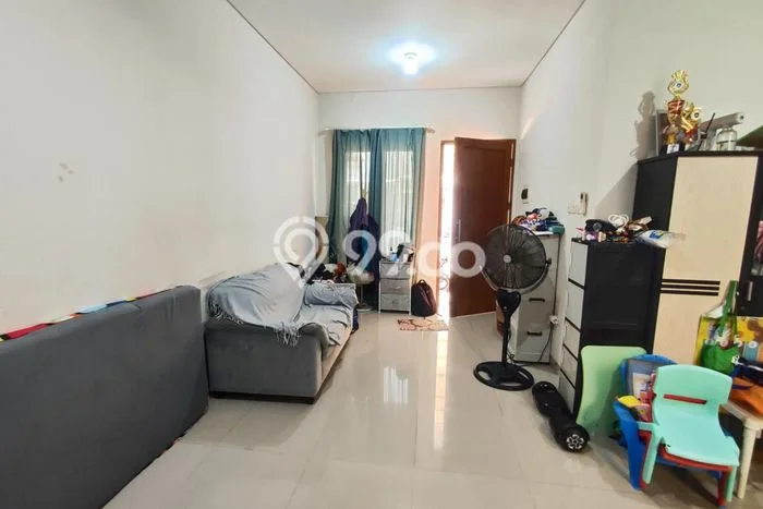Rumah Strategis Minimalis Lb 137m2 di Beji, Depok Rumah Strategis Minimalis Lb 137m2 di Beji, Depok