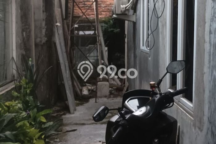 Siap Huni Rumah Mewah 7 Kamar di Kramat Jati Dekat ke Mana Pun Siap Huni Rumah Mewah 7 Kamar di Kramat Jati Dekat ke Mana Pun