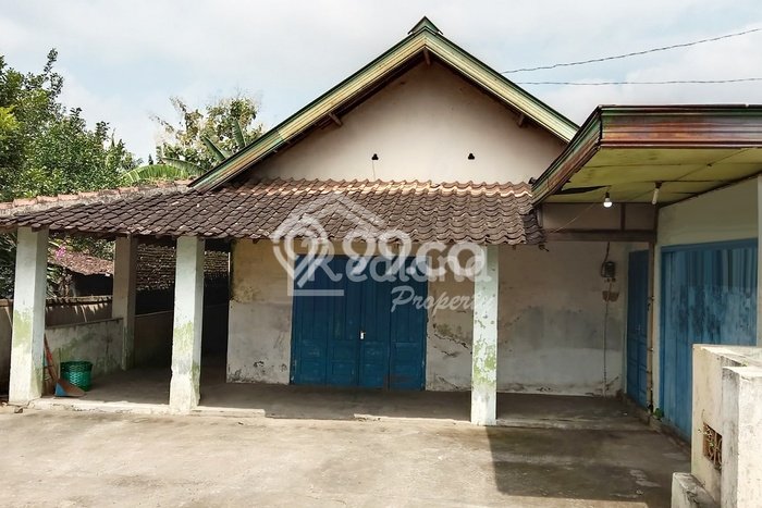 Lahan Dijual Lokasi Karanganyar, Karanganyar dengan Luas Tanah 300m2 dan Status SHM Lahan Dijual Lokasi Karanganyar, Karanganyar dengan Luas Tanah 300m2 dan Status SHM