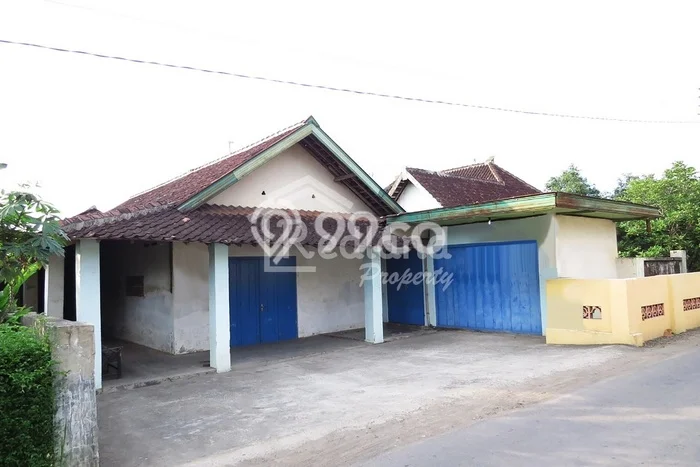 Lahan Dijual Lokasi Karanganyar, Karanganyar dengan Luas Tanah 300m2 dan Status SHM Lahan Dijual Lokasi Karanganyar, Karanganyar dengan Luas Tanah 300m2 dan Status SHM