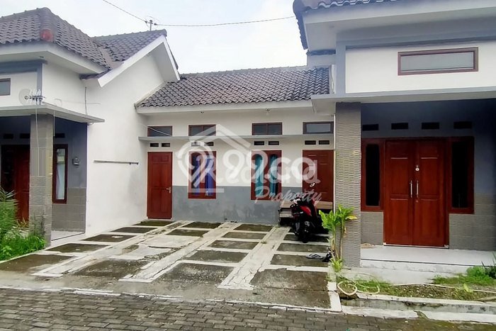 For Sale Hunian Rumah Terawat 4 KT di Sukoharjo, Surakarta For Sale Hunian Rumah Terawat 4 KT di Sukoharjo, Surakarta