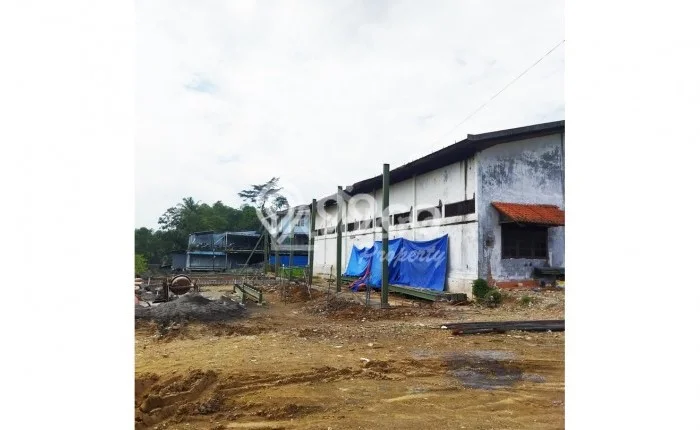 Unit Gudang disewakan di Ungaran Timur Semarang dengan LT 1300m2 / LB 750m2 Unit Gudang disewakan di Ungaran Timur Semarang dengan LT 1300m2 / LB 750m2