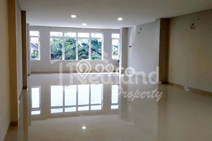 Unit Ruko Disewa Lokasi Semarang Tengah, Semarang Spesifikasi Luas Bangunan 420m2 Unit Ruko Disewa Lokasi Semarang Tengah, Semarang Spesifikasi Luas Bangunan 420m2