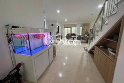 For Sale! Luxury House LT 160m2 Desain Elegan di Pantai Indah Kapuk For Sale! Luxury House LT 160m2 Desain Elegan di Pantai Indah Kapuk