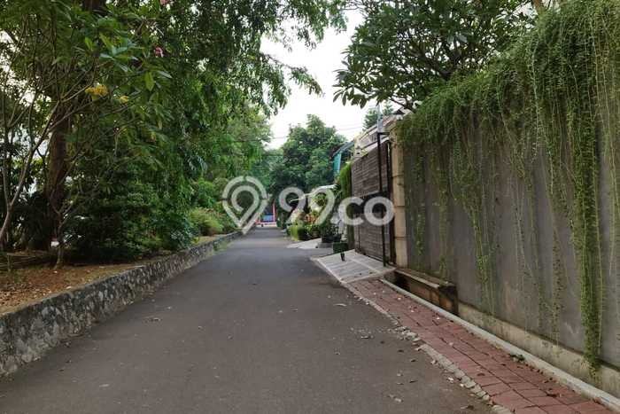 Rumah Elit Modern Siap Huni di Puri Indah Jakarta Barat Rumah Elit Modern Siap Huni di Puri Indah Jakarta Barat