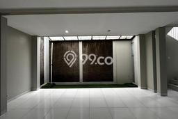 Rumah sewa siap pakai 4 KT di Bintaro, Tangerang Selatan Rumah sewa siap pakai 4 KT di Bintaro, Tangerang Selatan