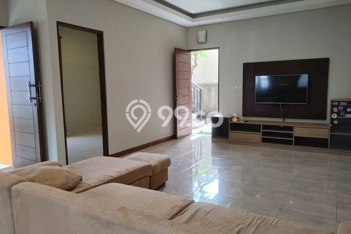 Disewakan! Rumah 3 Kamar Tidur &
1 Kamar Mandi di Batubulan, Gianyar Disewakan! Rumah 3 Kamar Tidur &
1 Kamar Mandi di Batubulan, Gianyar