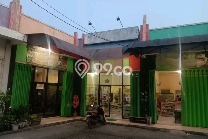 Area Ramai! Ruko Dijual di Benowo untuk Bisnis Luas Bangunan 209m2 Area Ramai! Ruko Dijual di Benowo untuk Bisnis Luas Bangunan 209m2