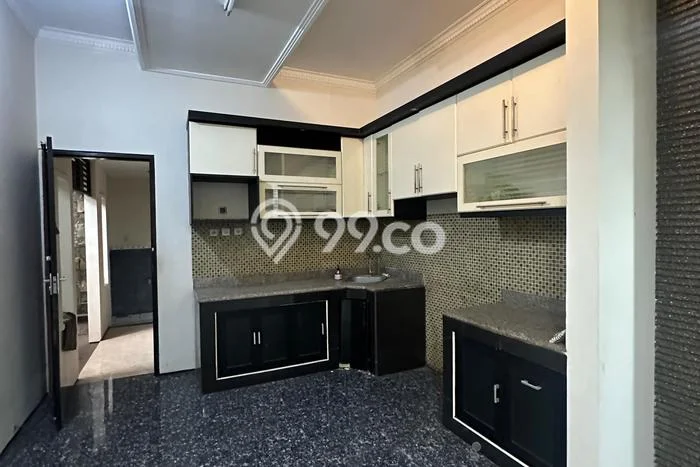Rumah Kontrakan Surabaya LT 391m2 LB 326m2 Area Manyar Rumah Kontrakan Surabaya LT 391m2 LB 326m2 Area Manyar