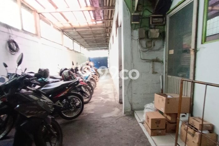 Unit Gudang Dijual di Surabaya LT 1239m2 & LB 400m2 Unit Gudang Dijual di Surabaya LT 1239m2 & LB 400m2