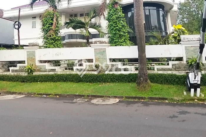 Rumah Elit LB 800m2 Siap Pakai Desain Elegan di Pondok Indah, Jakarta Selatan Rumah Elit LB 800m2 Siap Pakai Desain Elegan di Pondok Indah, Jakarta Selatan
