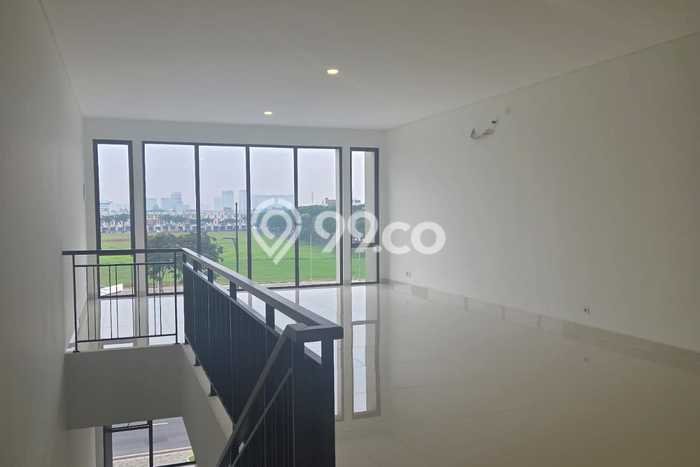 Disewakan Ruko di Gading Serpong Tangerang LT 108m2, LB 324m2 Disewakan Ruko di Gading Serpong Tangerang LT 108m2, LB 324m2