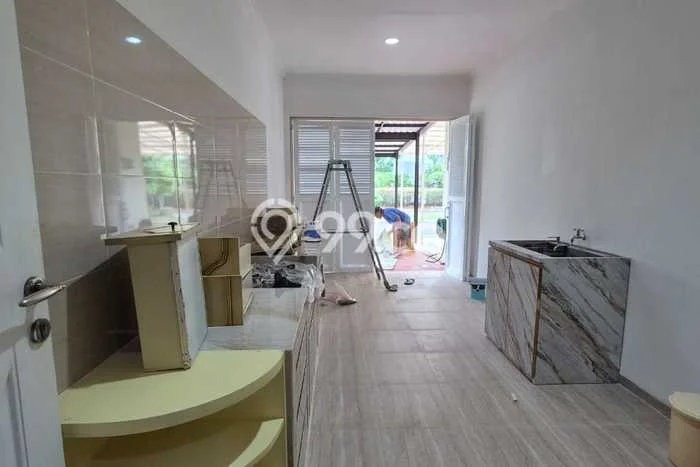 Rumah Disewakan Tangerang LT 220m2 LB 240m2 Kawasan BSD Rumah Disewakan Tangerang LT 220m2 LB 240m2 Kawasan BSD
