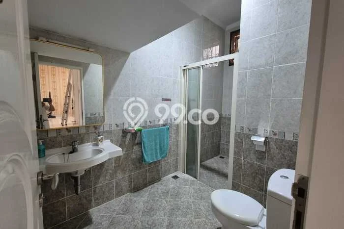 Rumah Disewakan Tangerang LT 220m2 LB 240m2 Kawasan BSD Rumah Disewakan Tangerang LT 220m2 LB 240m2 Kawasan BSD