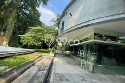 Unit Komersial Dijual di Jakarta Selatan LT 1696m2 & LB 1044m2 Unit Komersial Dijual di Jakarta Selatan LT 1696m2 & LB 1044m2