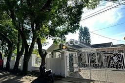 Hunian Mewah Dijual LT 1575m2 di Cidadap, Bandung Hunian Mewah Dijual LT 1575m2 di Cidadap, Bandung