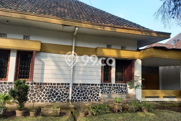 Ready to Use! Luxury House LT 594m2 Desain Modern di Riau Ready to Use! Luxury House LT 594m2 Desain Modern di Riau