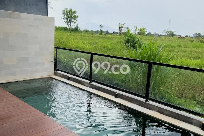 Ready to Use! Luxury House LT 100m2 Desain Elegan di Munggu Ready to Use! Luxury House LT 100m2 Desain Elegan di Munggu