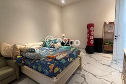Jual Rumah 6 KT di , Surabaya - LT 379m2m² Jual Rumah 6 KT di , Surabaya - LT 379m2m²