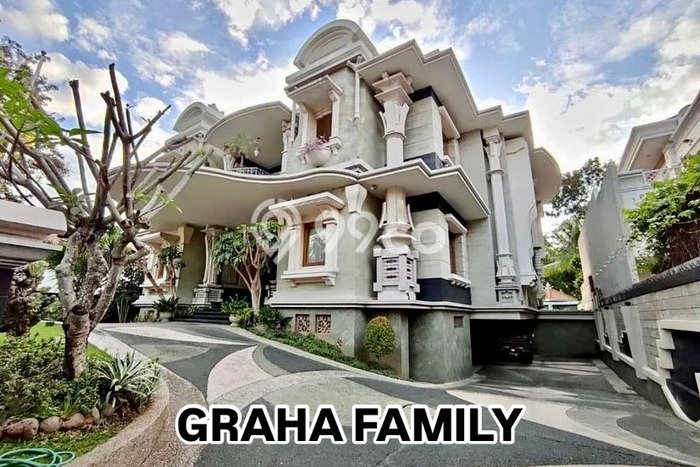 Rumah Mewah LB 2000m2 Siap Huni Desain Elegan di Babatan, Surabaya Rumah Mewah LB 2000m2 Siap Huni Desain Elegan di Babatan, Surabaya
