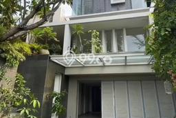 Rumah Mewah LB 650m2 Siap Pakai Desain Elegan di Dharma Husada, Surabaya Rumah Mewah LB 650m2 Siap Pakai Desain Elegan di Dharma Husada, Surabaya