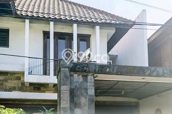 Hunian Cantik Modern Lb 288m2 di Wiyung, Surabaya Hunian Cantik Modern Lb 288m2 di Wiyung, Surabaya