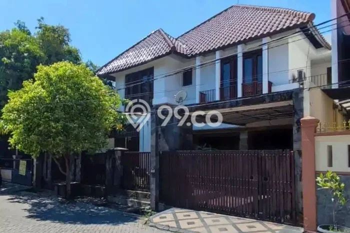 Hunian Cantik Modern Lb 288m2 di Wiyung, Surabaya Hunian Cantik Modern Lb 288m2 di Wiyung, Surabaya