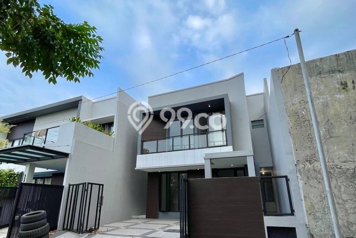 Dijual Rumah Premium dengan Fasilitas Sekitar Lengkap di Gayungan, Surabaya Dijual Rumah Premium dengan Fasilitas Sekitar Lengkap di Gayungan, Surabaya