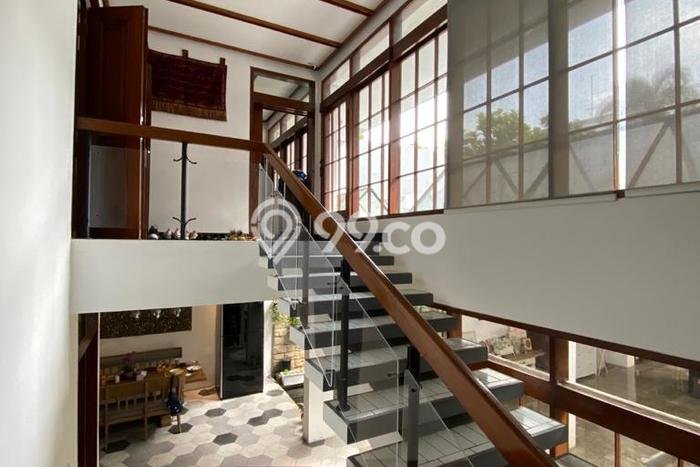 Rumah Elit LB 300m2 Siap Huni Desain Elegan di Setra Sari, Bandung Rumah Elit LB 300m2 Siap Huni Desain Elegan di Setra Sari, Bandung
