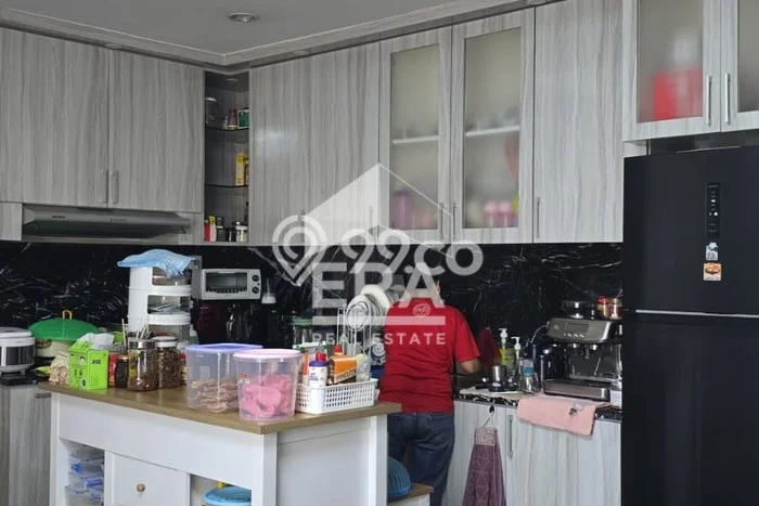 Apartemen Disewakan 3 Kamar Hemat Siap Huni di Bekasi, Luas 98m2 Apartemen Disewakan 3 Kamar Hemat Siap Huni di Bekasi, Luas 98m2