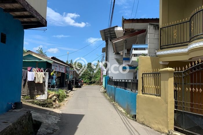 Dijual Rumah di Cisarua Puncak Bogor 2 Lantai Pinggir jalan Dijual Rumah di Cisarua Puncak Bogor 2 Lantai Pinggir jalan