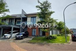 Hunian Elit LB 250m2 Siap Pakai Desain Elegan di Kota Baru Parahyangan, Bandung Hunian Elit LB 250m2 Siap Pakai Desain Elegan di Kota Baru Parahyangan, Bandung