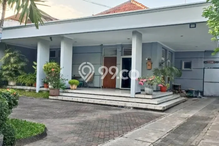 Jual Rumah Mewah Megah Dengan View Eksklusif di Raya Darmo, Surabaya Jual Rumah Mewah Megah Dengan View Eksklusif di Raya Darmo, Surabaya