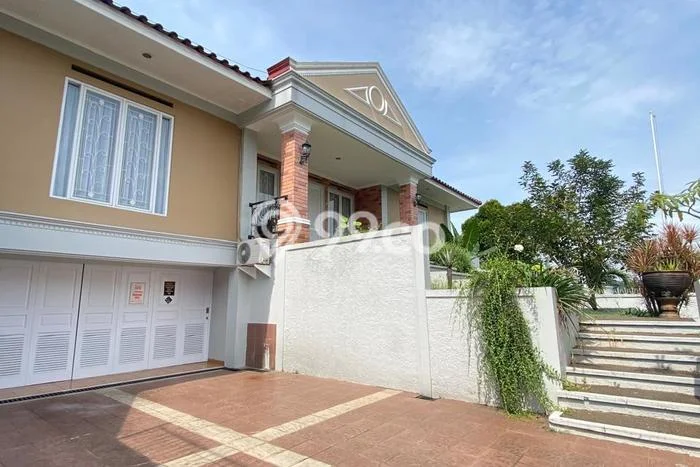 Dijual Rumah Premium dengan Fasilitas Sekitar Komplit di Cinere, Depok Dijual Rumah Premium dengan Fasilitas Sekitar Komplit di Cinere, Depok