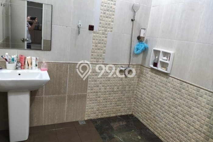 For Sale Rumah 5 Kamar Lokasi Ideal Bagus dan Strategis di Batununggal For Sale Rumah 5 Kamar Lokasi Ideal Bagus dan Strategis di Batununggal