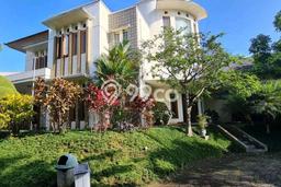 Hunian Elit LB 281m2 Siap Huni Desain Elegan di Sarijadi, Bandung Hunian Elit LB 281m2 Siap Huni Desain Elegan di Sarijadi, Bandung