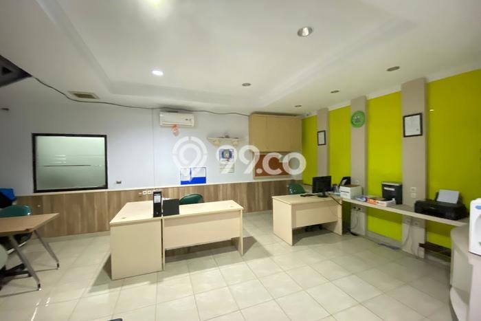 LOKASI STRATEGIS! Gudang Kawasan BSD, Luas 600m², Area Berkembang LOKASI STRATEGIS! Gudang Kawasan BSD, Luas 600m², Area Berkembang