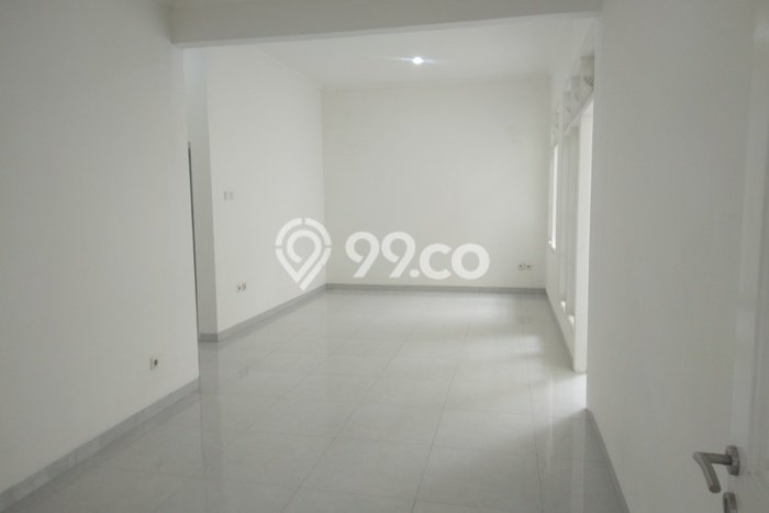Rumah Elit Modern Tanpa Renovasi di Kota Wisata Jakarta Timur Rumah Elit Modern Tanpa Renovasi di Kota Wisata Jakarta Timur
