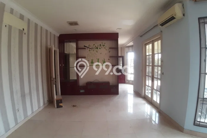 Disewakan! Rumah 4 Kamar Tidur &
3 Kamar Mandi di Kota Wisata, Bogor Disewakan! Rumah 4 Kamar Tidur &
3 Kamar Mandi di Kota Wisata, Bogor