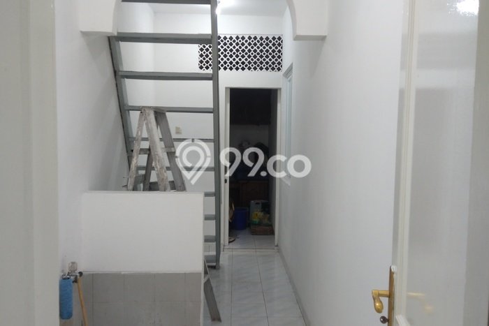 Rumah Elit Modern Tanpa Renovasi di Kota Wisata Jakarta Timur Rumah Elit Modern Tanpa Renovasi di Kota Wisata Jakarta Timur
