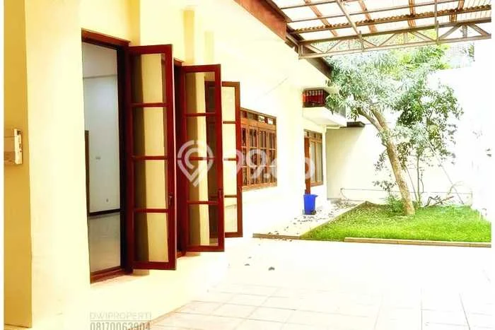 Rumah 2 Kamar Siap Huni Disewakan di Menteng Harga Kompetitif Rumah 2 Kamar Siap Huni Disewakan di Menteng Harga Kompetitif