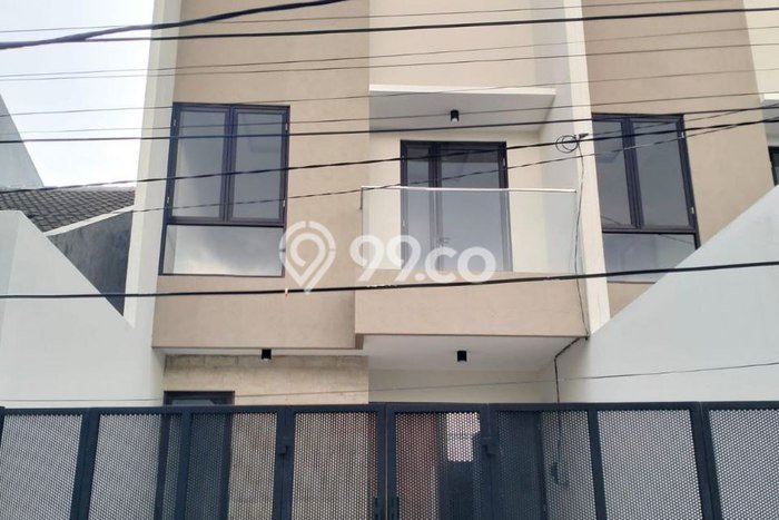 Jual Rumah Bagus Siap Huni LB 140m2 di Semampir, Surabaya Jual Rumah Bagus Siap Huni LB 140m2 di Semampir, Surabaya