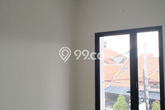 Rumah Modern Minimalis 5 Kamar Siap Huni di Semampir Rumah Modern Minimalis 5 Kamar Siap Huni di Semampir